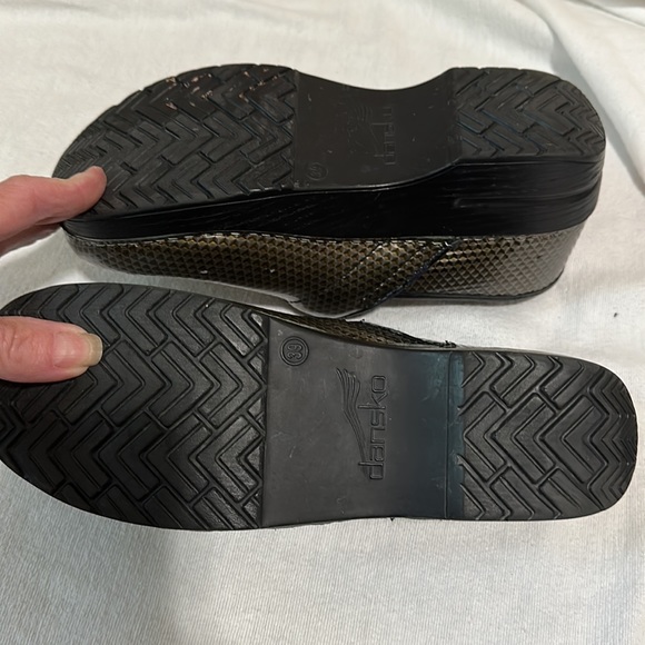 Dansko Clogs. Rare greenish color - Picture 5 of 6